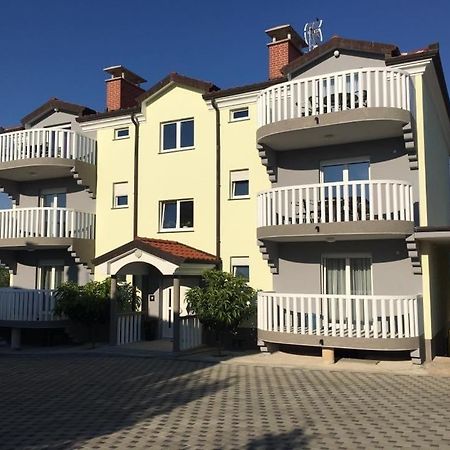 Ferienwohnungen Barbic Umag Ngoại thất bức ảnh